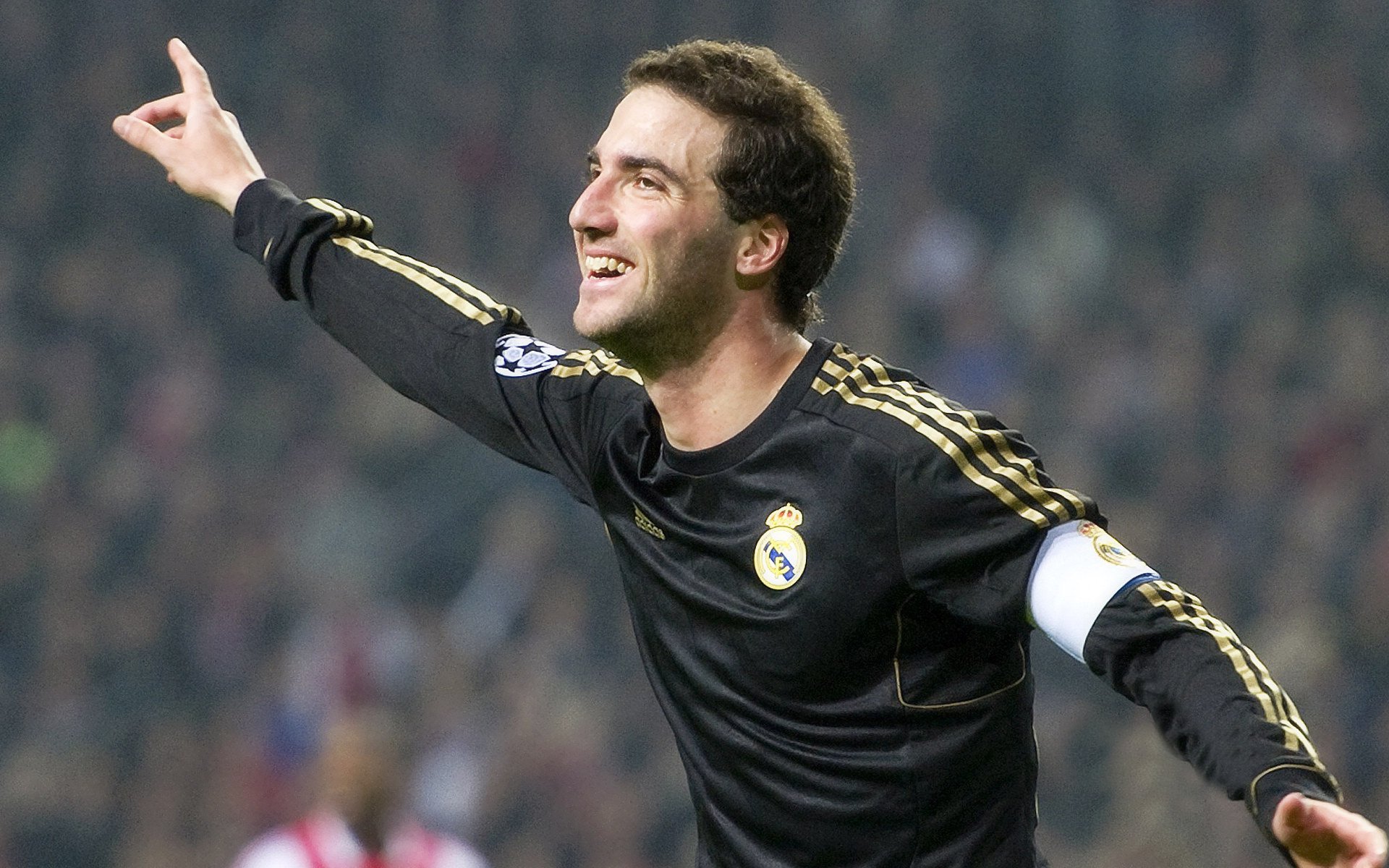 全球电竞产业迎来爆发式增长，中国战队斩获国际大赛冠军