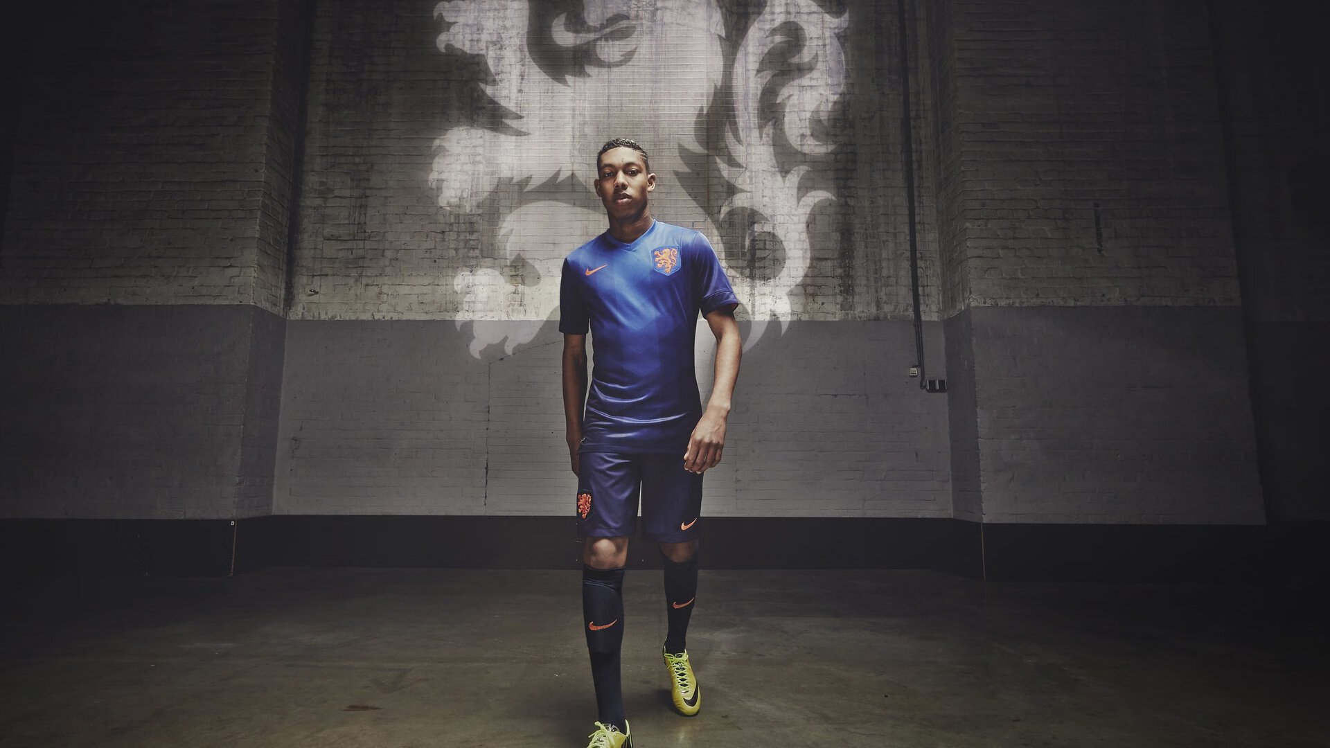 巴萨对英格兰球队欧战强势延续，近20场仅3负，13胜4平展现统治力